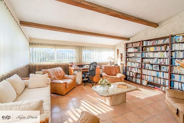 Rognes – Villa 240 m² – Terrain 5 000 m² – Piscine – Pool house