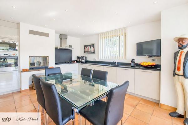 Rognes – Villa 240 m² – Terrain 5 000 m² – Piscine – Pool house