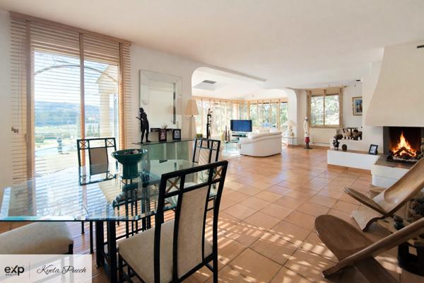 Rognes – Villa 240 m² – Terrain 5 000 m² – Piscine – Pool house