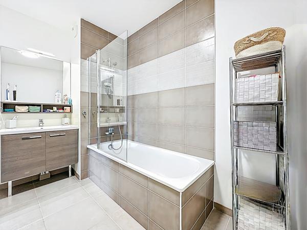 À vendre : Appartement 3 pièces avec vue imprenable à Plan de Cuques !