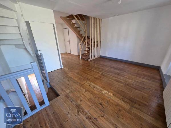 Maison à louer 5 pièces 100.5m² Ardes (63420)