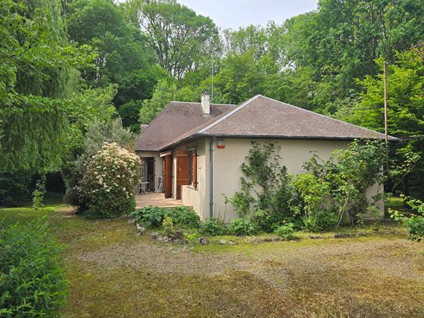 Maison familiale au coeur des arbres - à Orléans - Chambres en RDC