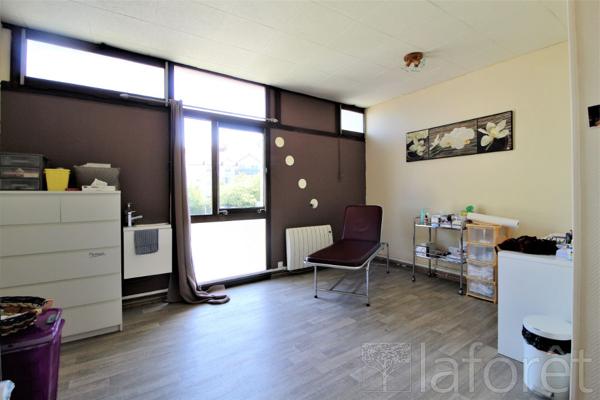 Location local commercial Mantes-la-Ville - 2 pièce(s) - 34 m² - 500 €/mois