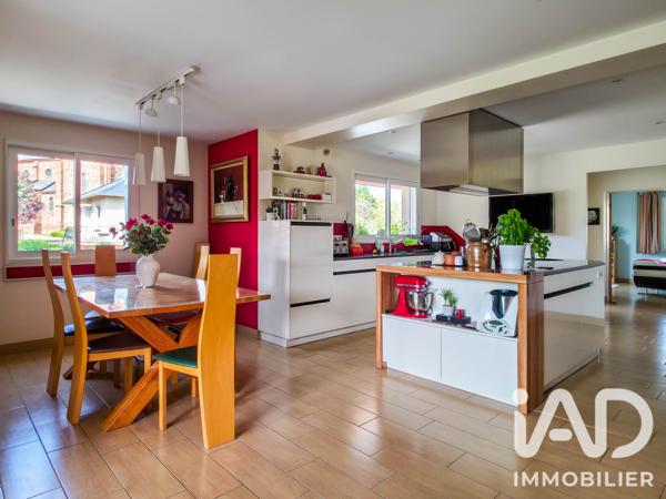 Maison à vendre 6 pièces 222 m² Saint-Christophe-Vallon
