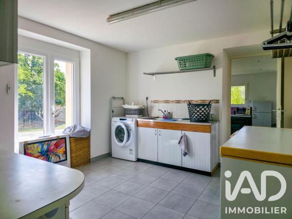 Maison à vendre 6 pièces 222 m² Saint-Christophe-Vallon