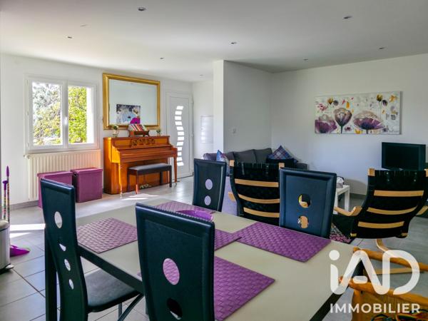 Maison à vendre 6 pièces 222 m² Saint-Christophe-Vallon