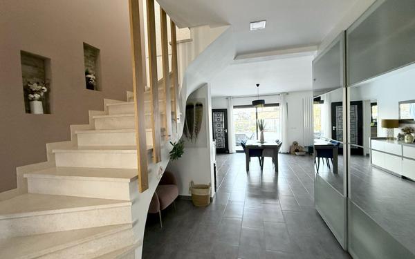 Maison à vendre    5 pièces • 189 m2 Le Plessis-Trévise