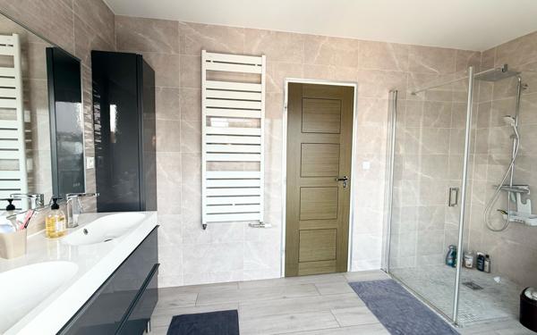 Maison à vendre    5 pièces • 189 m2 Le Plessis-Trévise