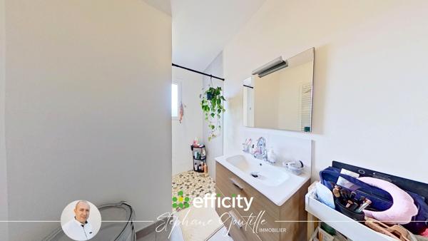 Maison
         4 pièces
        - 92 m² Exclusivité 220 000 € *