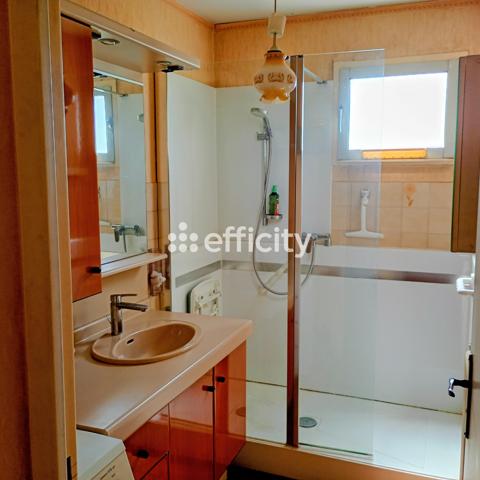 Appartement
         3 pièces
        - 75 m² Exclusivité 219 000 € *