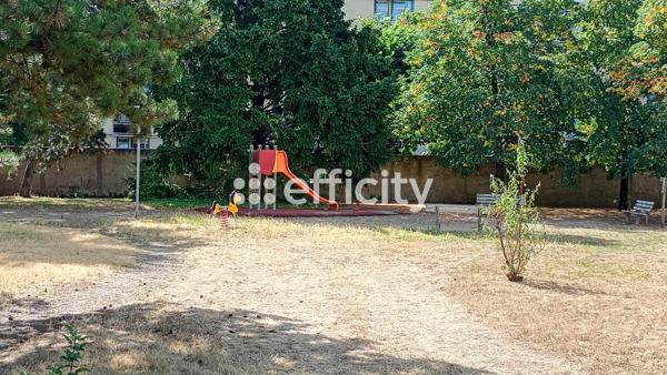 Appartement
         3 pièces
        - 75 m² Exclusivité 219 000 € *