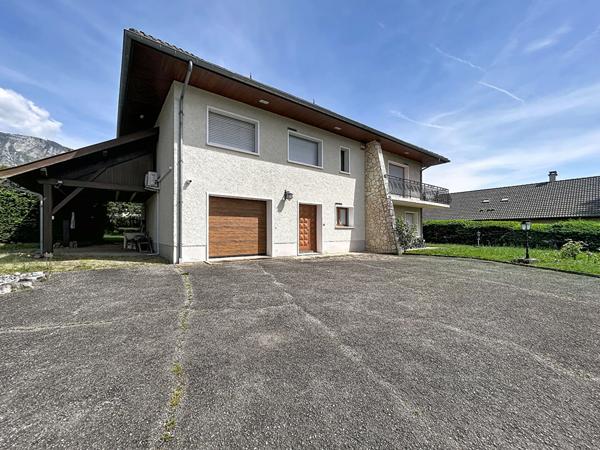 Maison Aix-les-Bains 8 pièces 185 m2 au calme absolu avec vue panoramique
