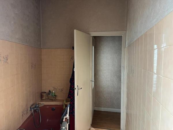 Appartement et ancien local commercial