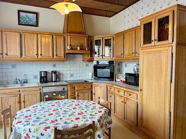 Appartement et ancien local commercial