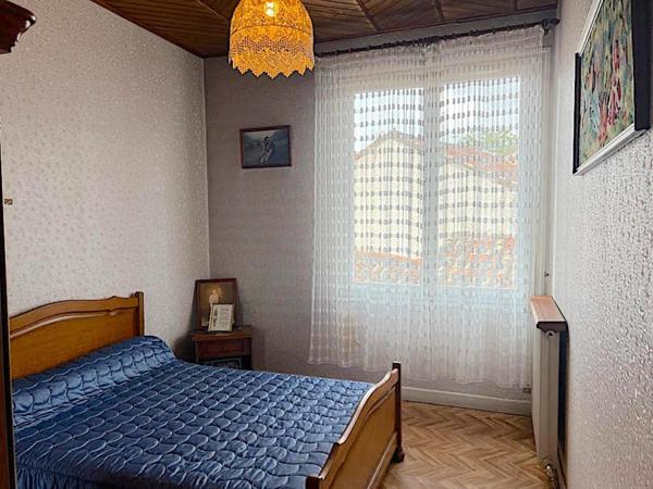 Appartement et ancien local commercial
