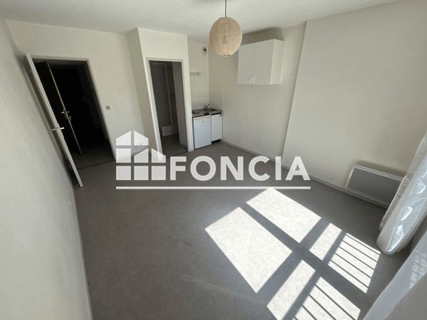 Location Studio 21.51 m² - 31 RUE DE LA GANTERIE Poitiers 86000