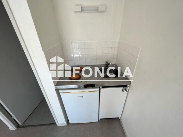 Location Studio 21.51 m² - 31 RUE DE LA GANTERIE Poitiers 86000