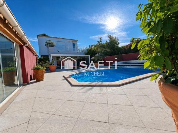 LUNEL villa 169m2, piscine forage photovoltaïques