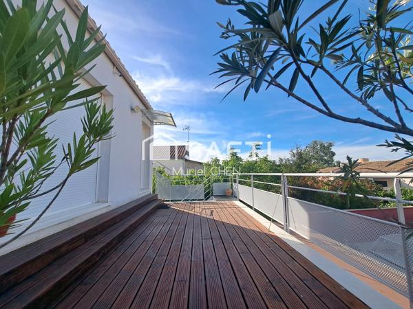 LUNEL villa 169m2, piscine forage photovoltaïques