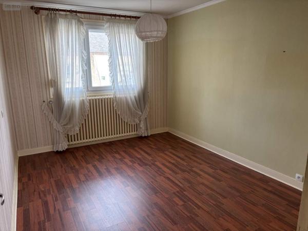 Maison à vendre à Saint-Calais dans la Sarthe (72120), ref : 101/1926