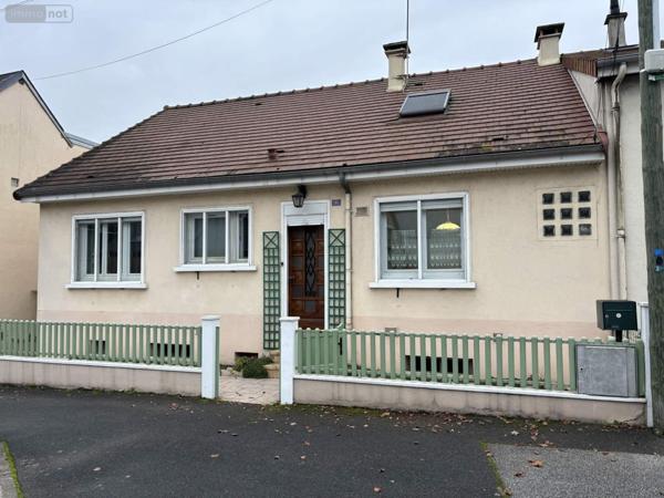 Maison à vendre à Saint-Calais dans la Sarthe (72120), ref : 101/1926