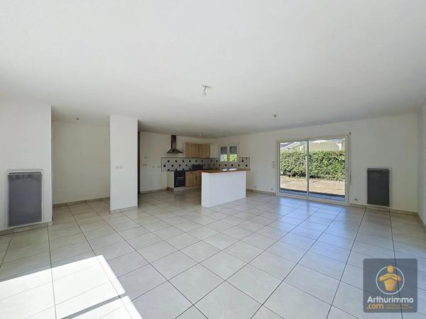 Location                                                      Maison
                        
                     3 pièces                      90 m2                     à Saint-Paul-en-Born