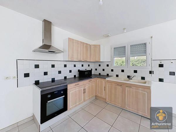 Location                                                      Maison
                        
                     3 pièces                      90 m2                     à Saint-Paul-en-Born