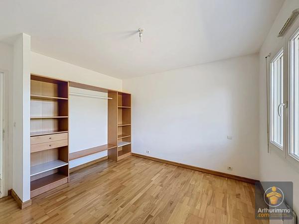 Location                                                      Maison
                        
                     3 pièces                      90 m2                     à Saint-Paul-en-Born