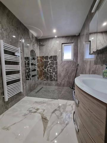 "Splendide Maison plain-pied Contemporaine à Vendre à Hesse"