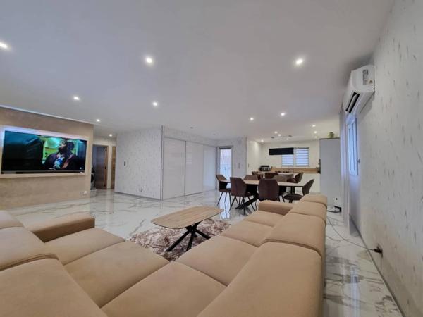 "Splendide Maison plain-pied Contemporaine à Vendre à Hesse"