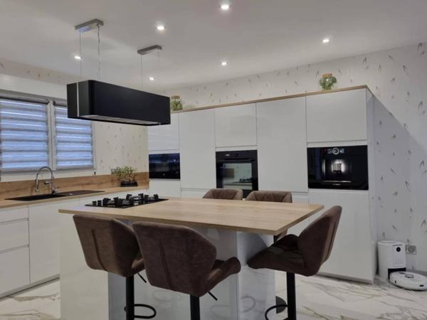 "Splendide Maison plain-pied Contemporaine à Vendre à Hesse"