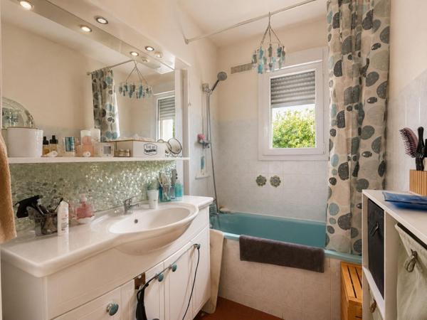 Jolie maison de plain pied proche centre ville