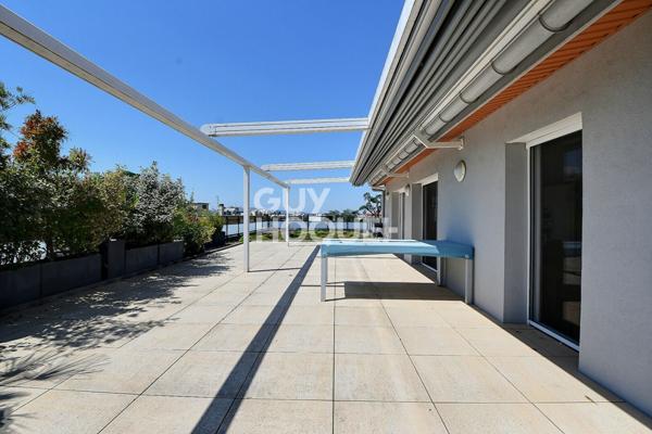 Appartement T3 de 76m²  avec une grande terrasse sans vis-à-vis - Bron Eglise