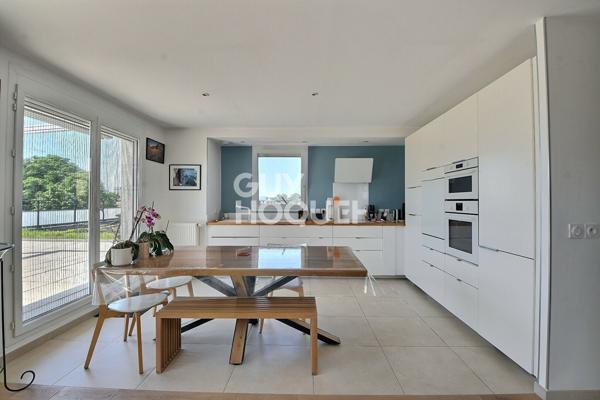 Appartement T3 de 76m²  avec une grande terrasse sans vis-à-vis - Bron Eglise