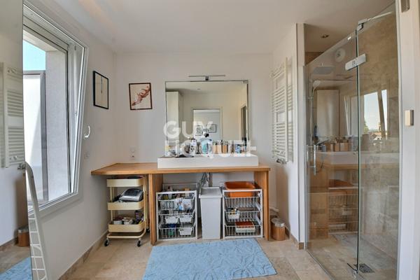Appartement T3 de 76m²  avec une grande terrasse sans vis-à-vis - Bron Eglise