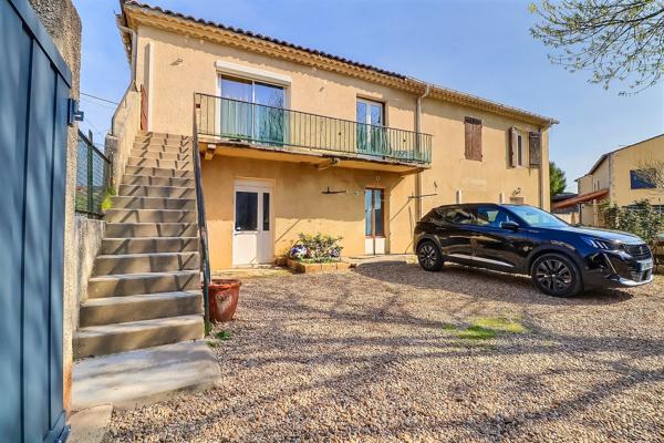 Maison
         5 pièces
        - 297 m² Exclusivité