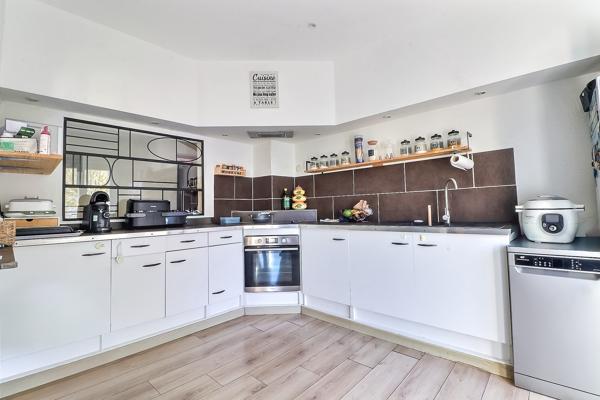 Maison
         5 pièces
        - 297 m² Exclusivité