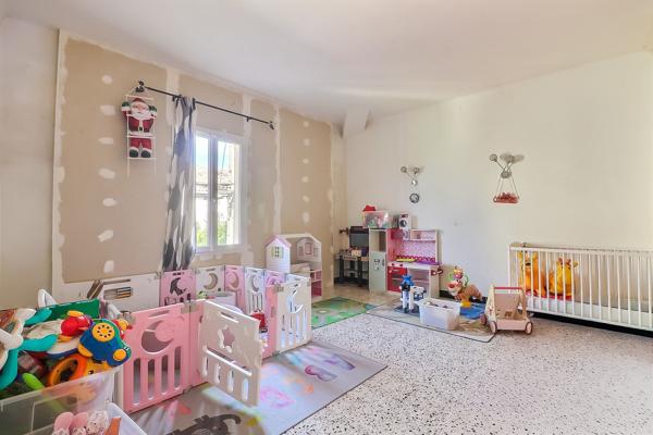 Maison
         5 pièces
        - 297 m² Exclusivité
