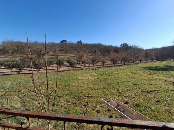 Maison sur 2835 m² à rafraîchir de 58 m² habitable