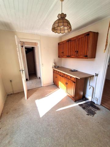 Maison sur 2835 m² à rafraîchir de 58 m² habitable