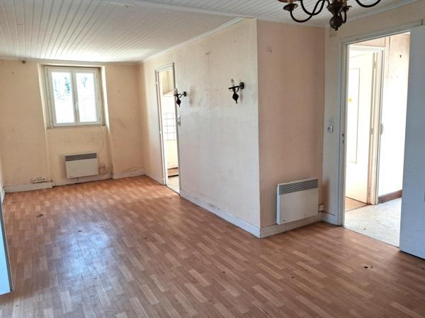 Maison sur 2835 m² à rafraîchir de 58 m² habitable