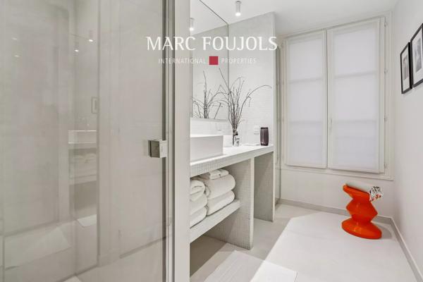 Paris Ier – VENDOME-ST HONORE – 3 pièces rénové avec vue sur la place
