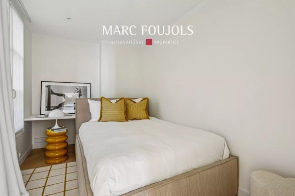 Paris Ier – VENDOME-ST HONORE – 3 pièces rénové avec vue sur la place
