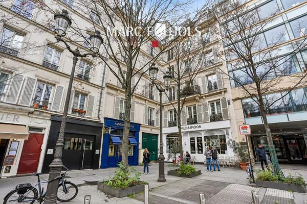 Paris Ier – VENDOME-ST HONORE – 3 pièces rénové avec vue sur la place