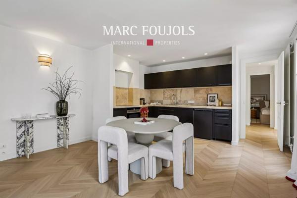 Paris Ier – VENDOME-ST HONORE – 3 pièces rénové avec vue sur la place
