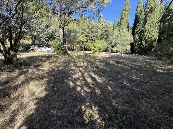 Vente                                                      Terrain
                        
                                         620 m2                     à Nébian