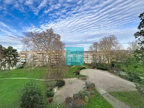 Appartement lumineux de type 4 pièces de 81 m² - Cave et place de parking - FRANCONVILLE