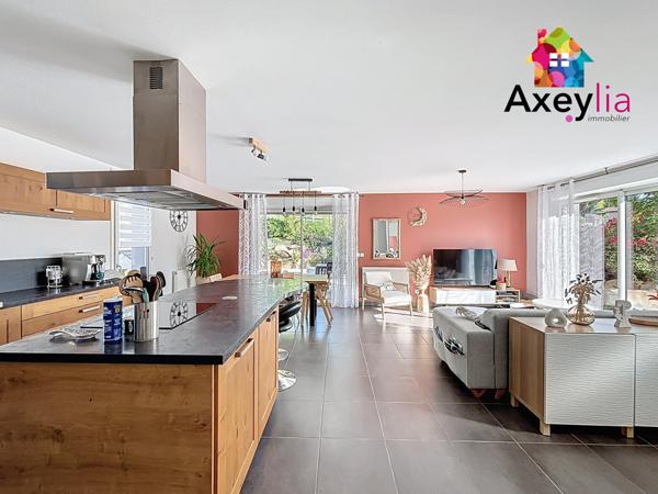 Commelle-Vernay (42120) A VENDRE - COMMELLE-VERNAY - MAISON DE PLAIN PIED, 4 CHAMBRES, GARAGE ET PISCINE CREUSEE