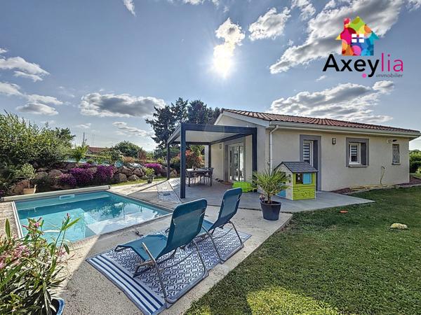 Commelle-Vernay (42120) A VENDRE - COMMELLE-VERNAY - MAISON DE PLAIN PIED, 4 CHAMBRES, GARAGE ET PISCINE CREUSEE