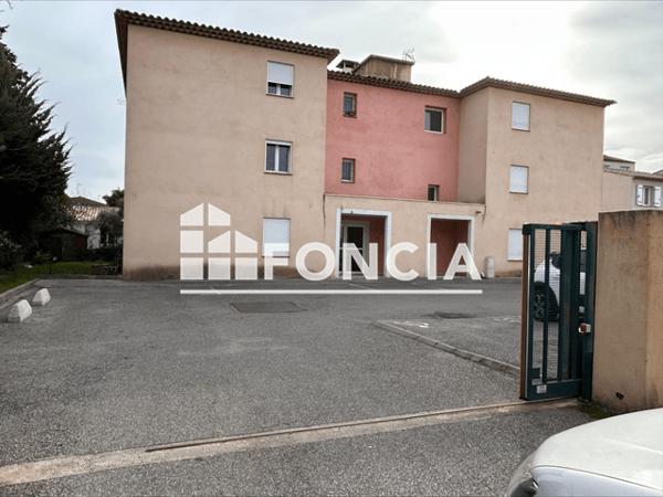 Location Studio 22.66 m² - 71 AVENUE PIERRE BROSSOLETTE Draguignan 83300